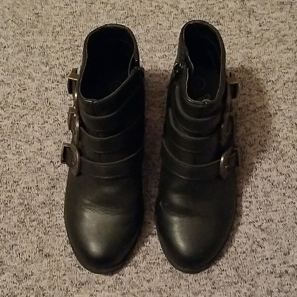 Girls size 1 boots